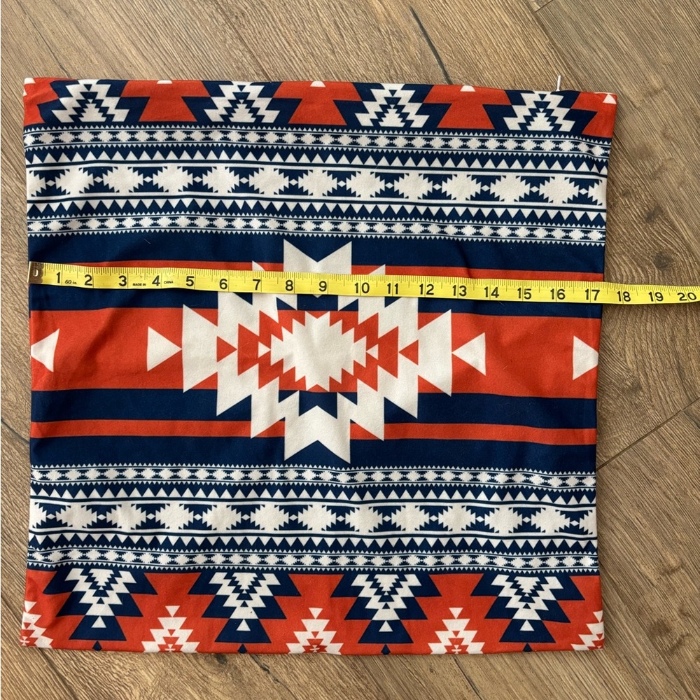 Set of 2 Aztec Cabin-core micro fiber zippered pillow covers 18 inches square - Picture 6 of 8